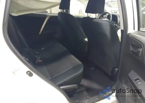 2018 Toyota Rav4 Le z USA, uszkodzony, nr VIN JTMBFREV7JJ207951